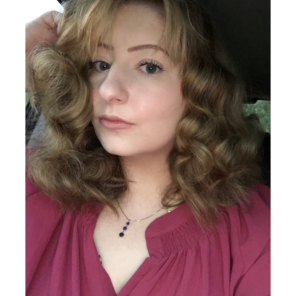 Meet your Posher, Caitlyn